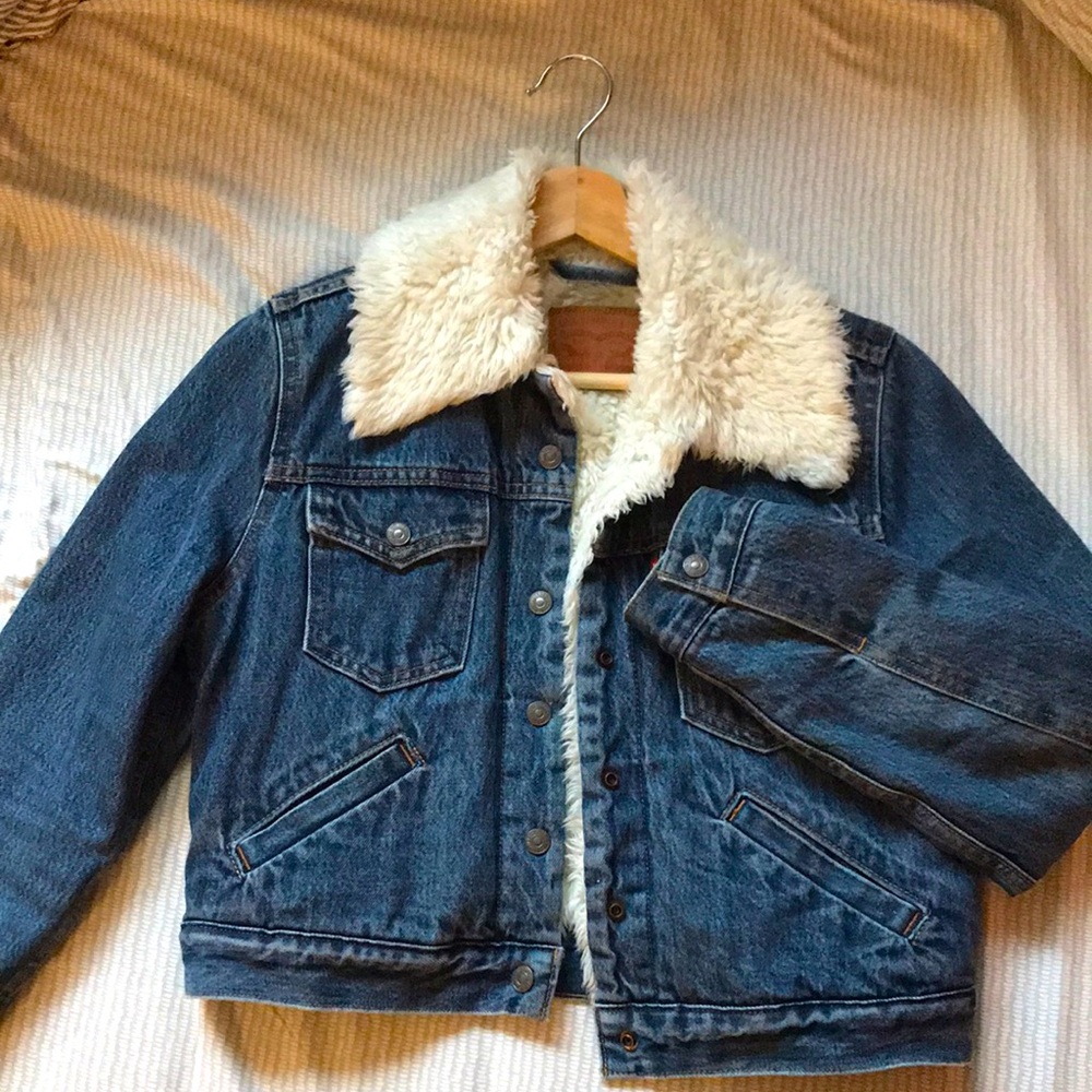Levi’s Denim Jacket Sherpa Lined Cropped Great Condition Medium